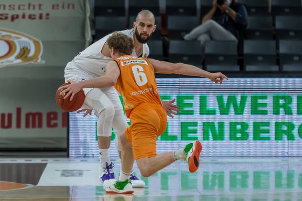 而残酷的竞 而残酷的竞